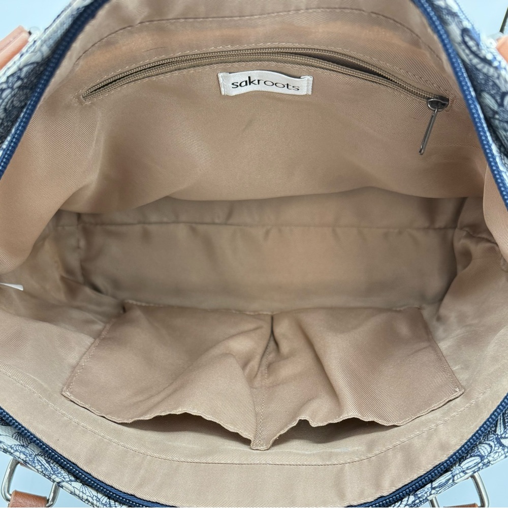 Sakroots Monochrome Floral Tote with Tan Straps - Picture 9 of 10